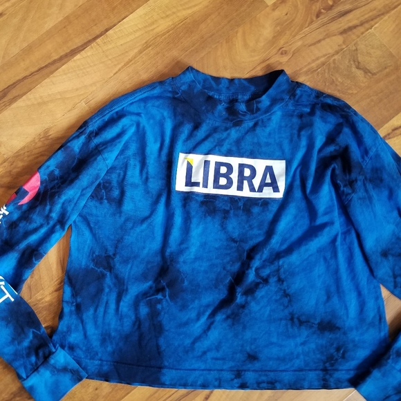 Japanese letters Libra bank of emotions Blue Tie Dye Crop top Shirt Size Small - Picture 2 of 9